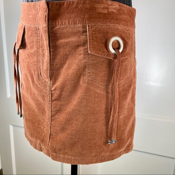 BCBGMaxazria skirt - Picture 6 of 10